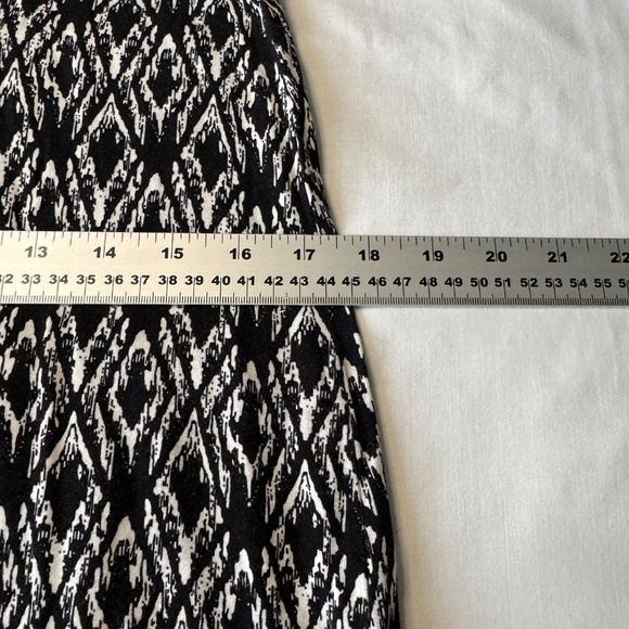 Dalia Women's Small Pull-On Aztec Maxi Skirt Elastic Waist Full Length B & W - Picture 8 of 11